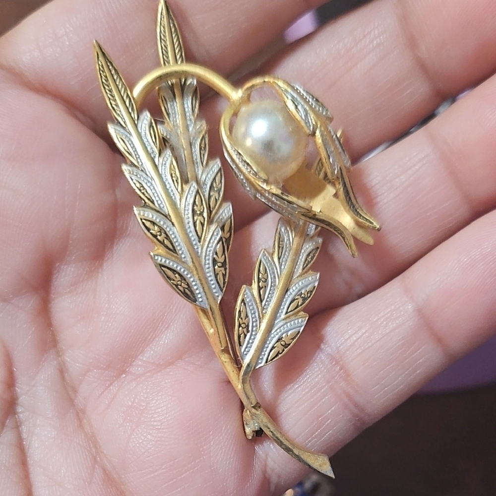 Vintage Damascene Faux Pearl Pin Brooch